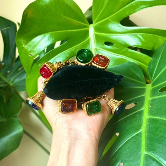 Chanel Gripoix Stamp Bracelet - Picture 3 of 11